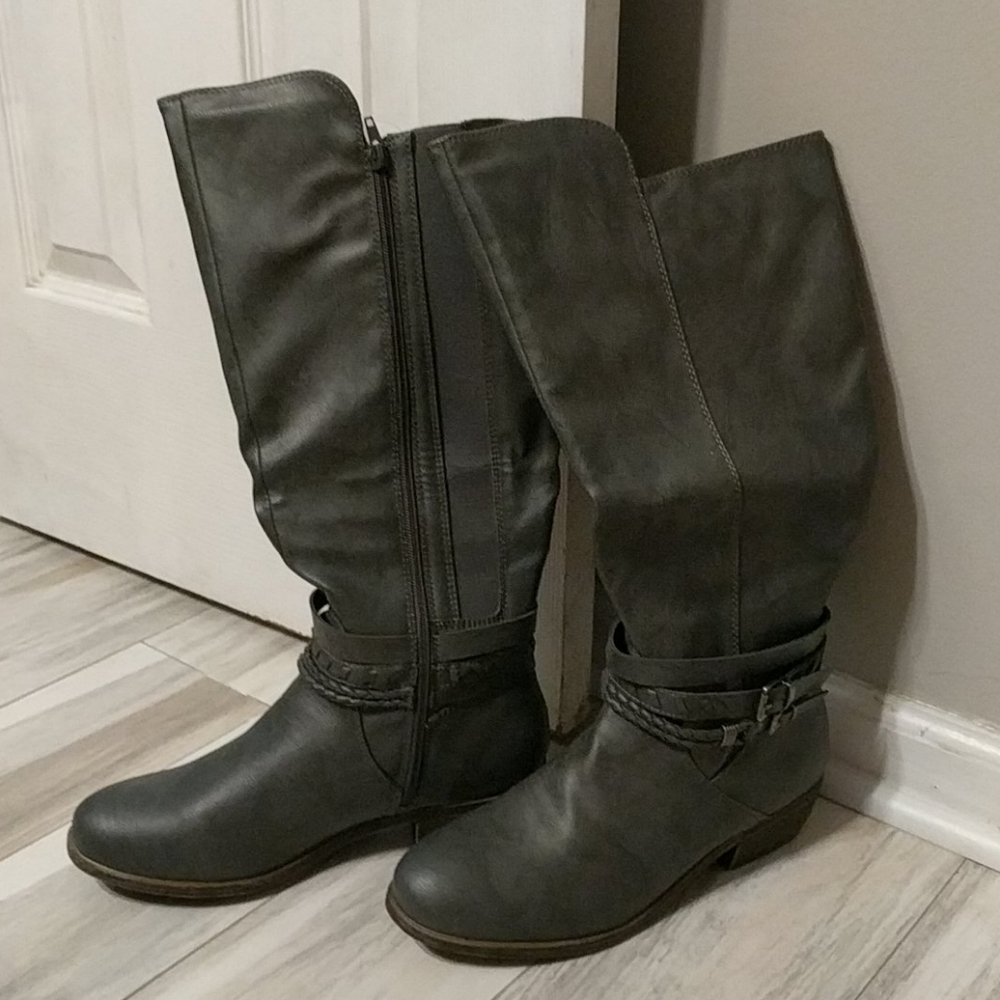 New! Rampage Boots